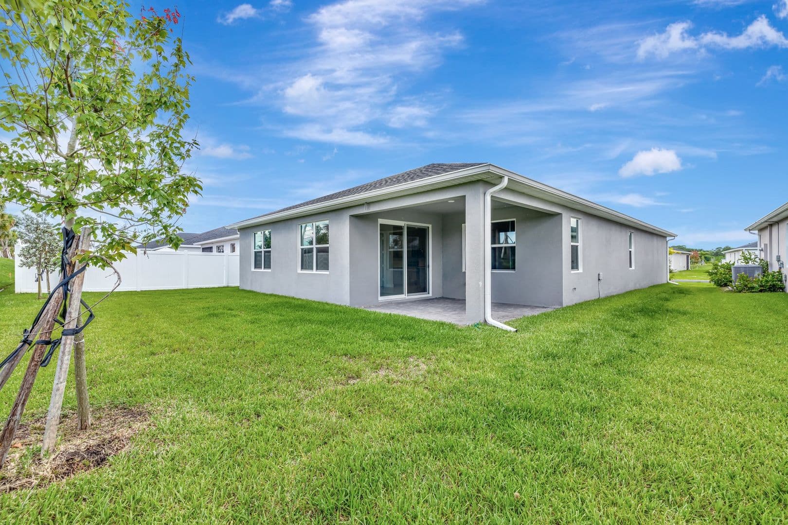 Port St Lucie House: 8606 Dahlia Circle