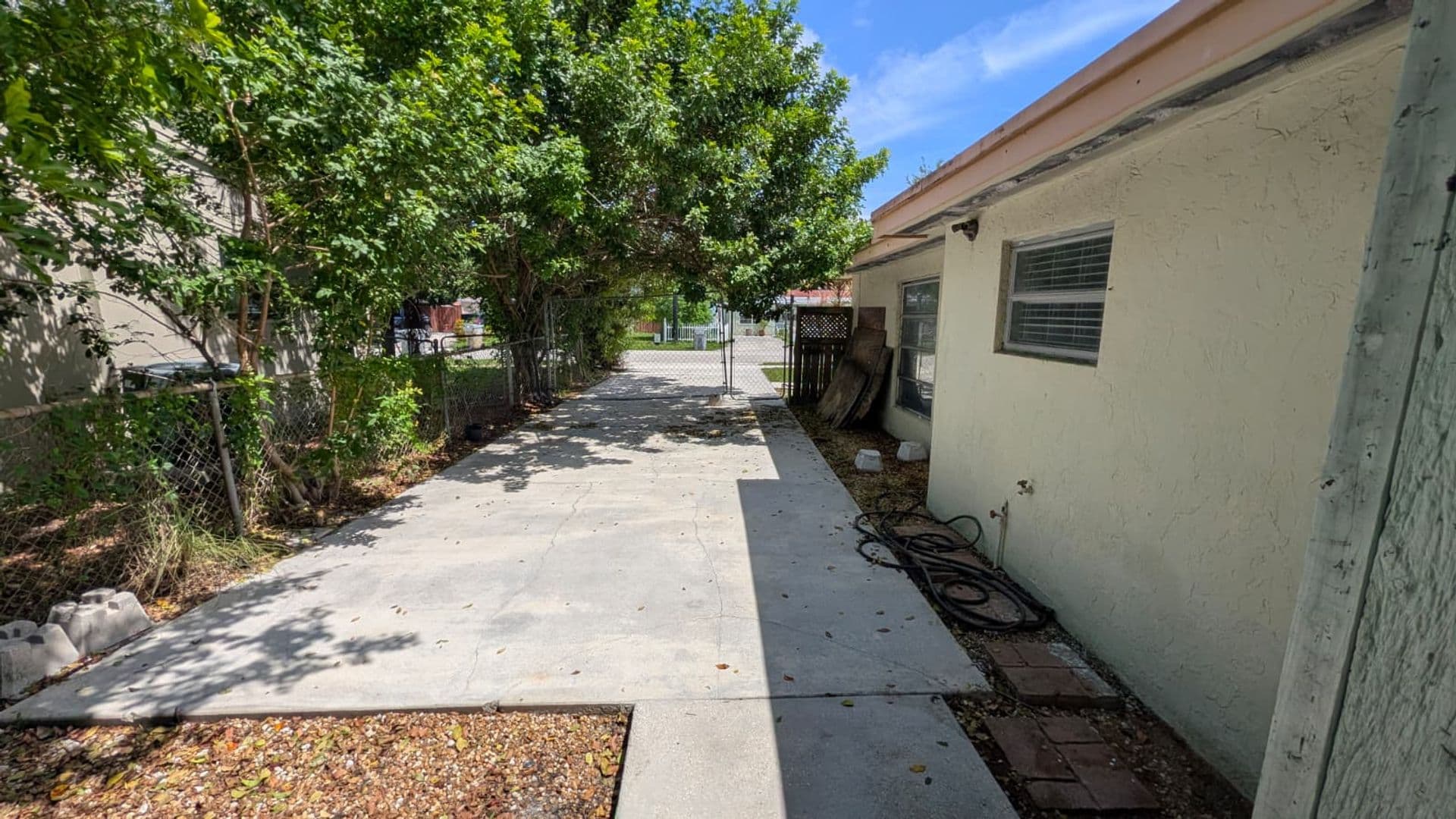 Pompano Beach House: 1448 NE 27th Ct