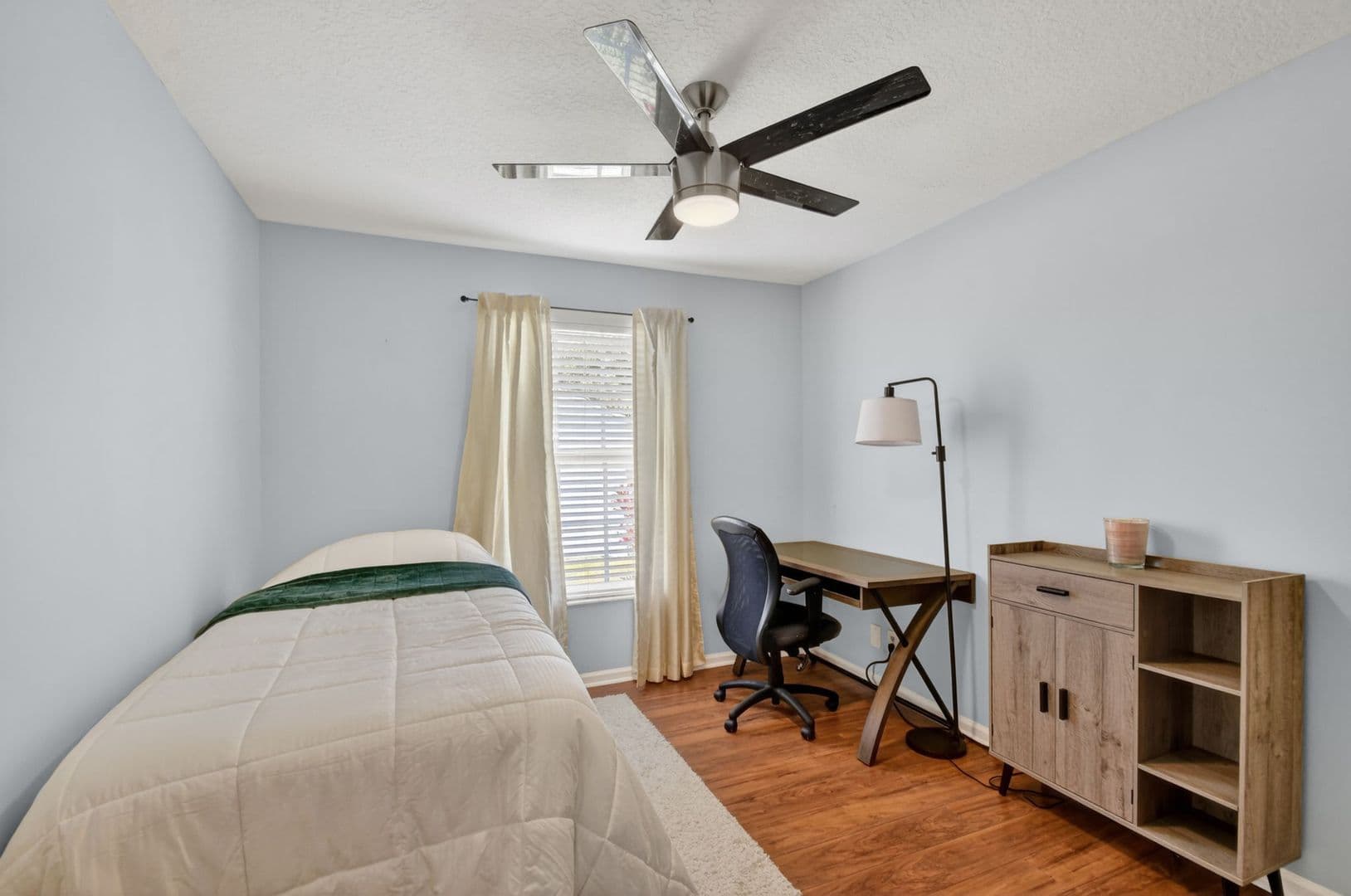 Greenacres House: 1080 Salmon Isle Greenacres