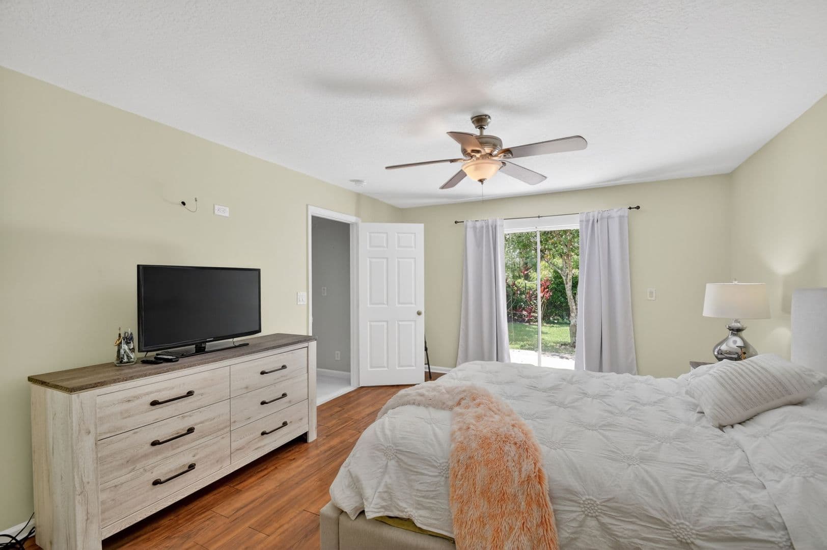 Greenacres House: 1080 Salmon Isle Greenacres