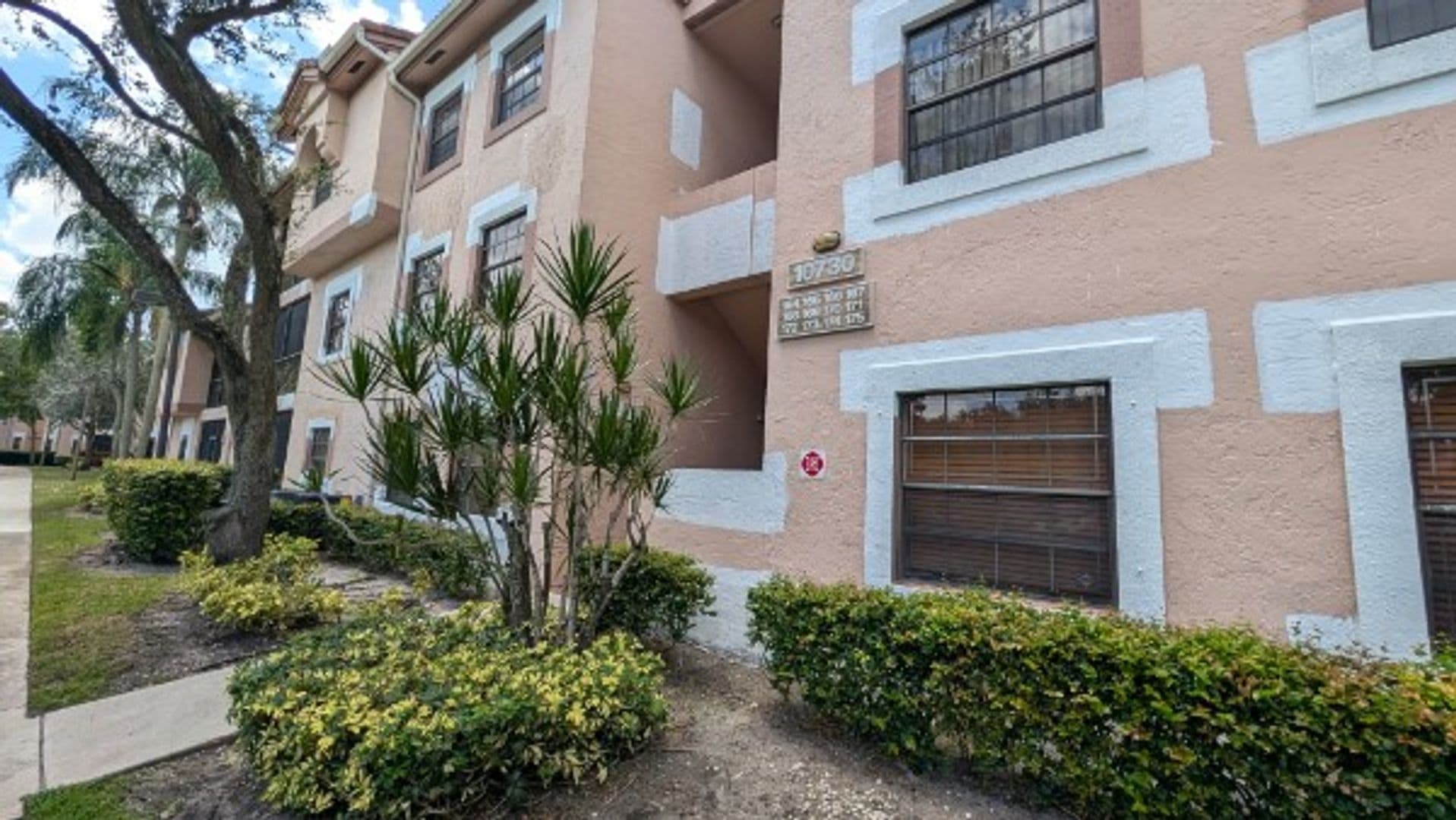Plantation Townhome: 10730 NW 14th ST #165