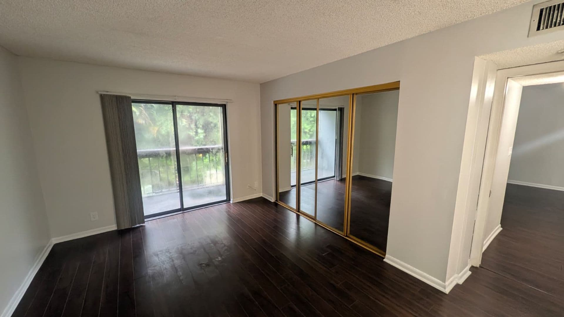 West Palm Beach Condo: 1950 N Congress Ave APT 206