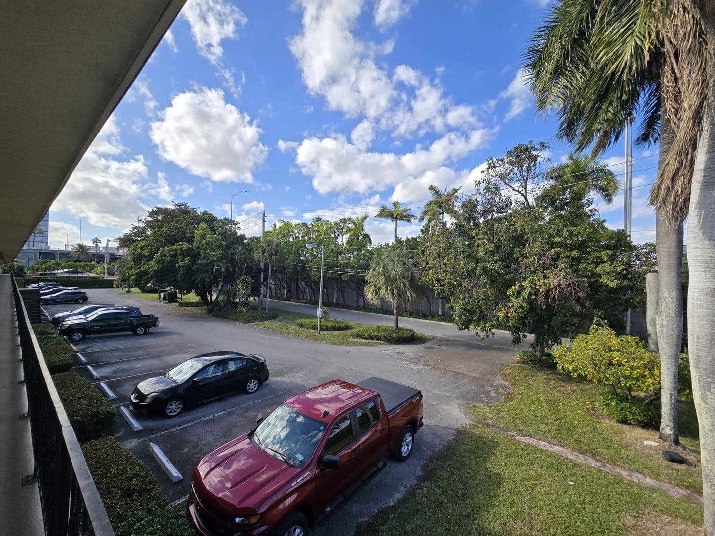 Miami Condo: 2800 NE 203rd St Apt 24