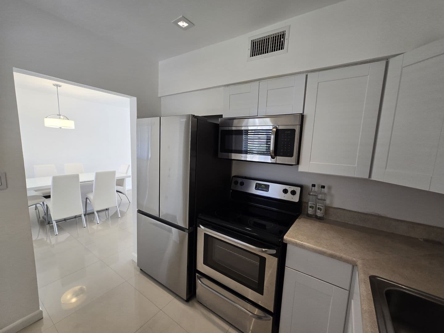 Miami Condo: 2800 NE 203rd St Apt 24