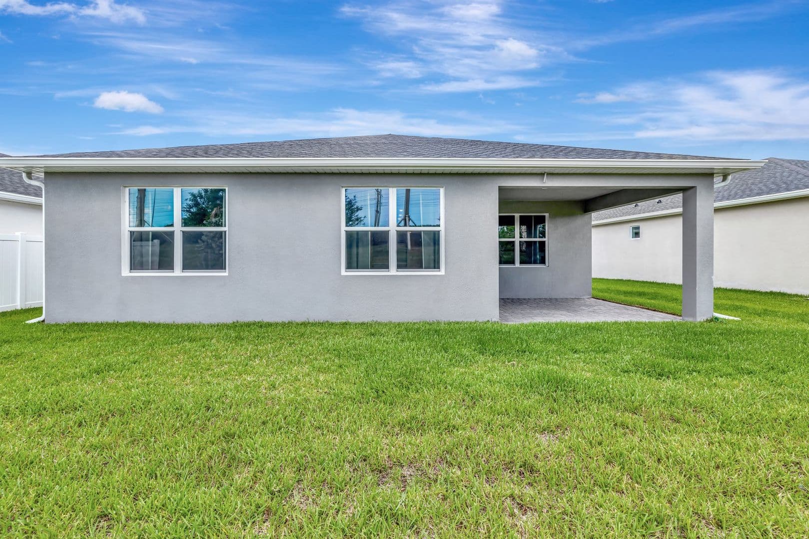 Port St Lucie House: 8606 Dahlia Circle