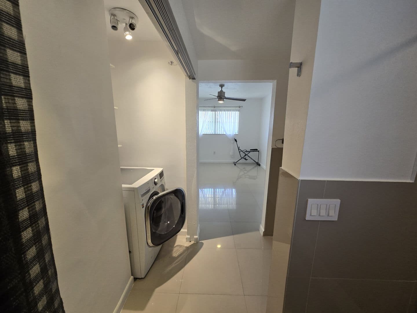 Miami Condo: 2800 NE 203rd St Apt 24