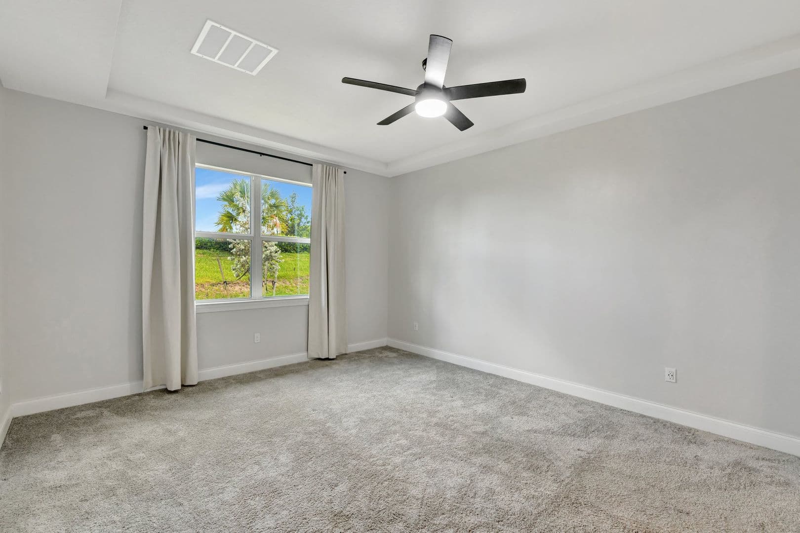 Port St Lucie House: 8606 Dahlia Circle