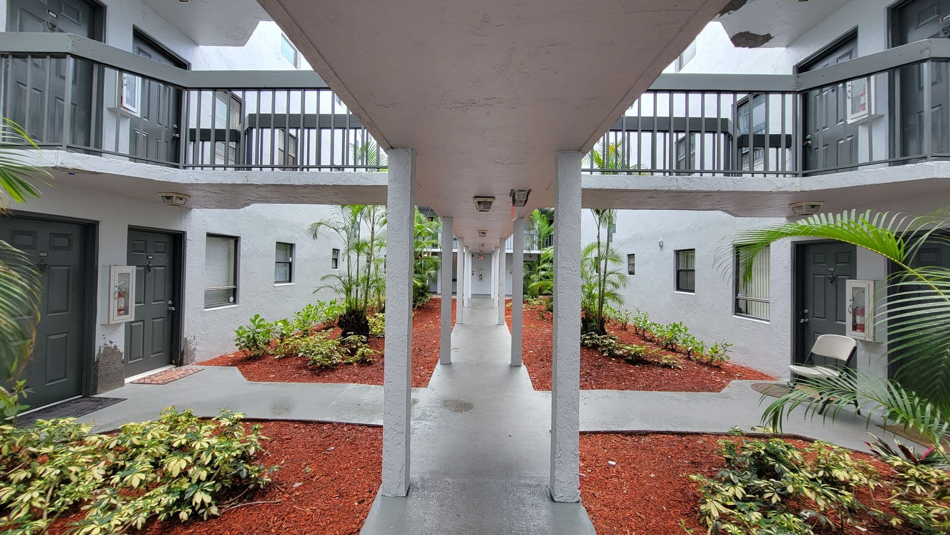 West Palm Beach Condo: 1950 N Congress Ave APT 206