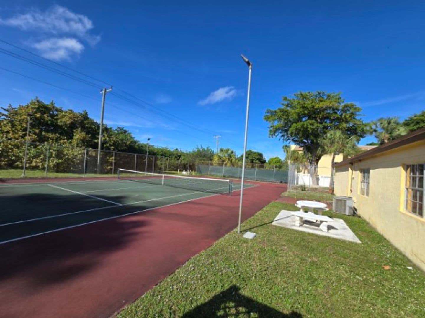 Boca Raton Condo: 490 NW 20th ST Unit 211