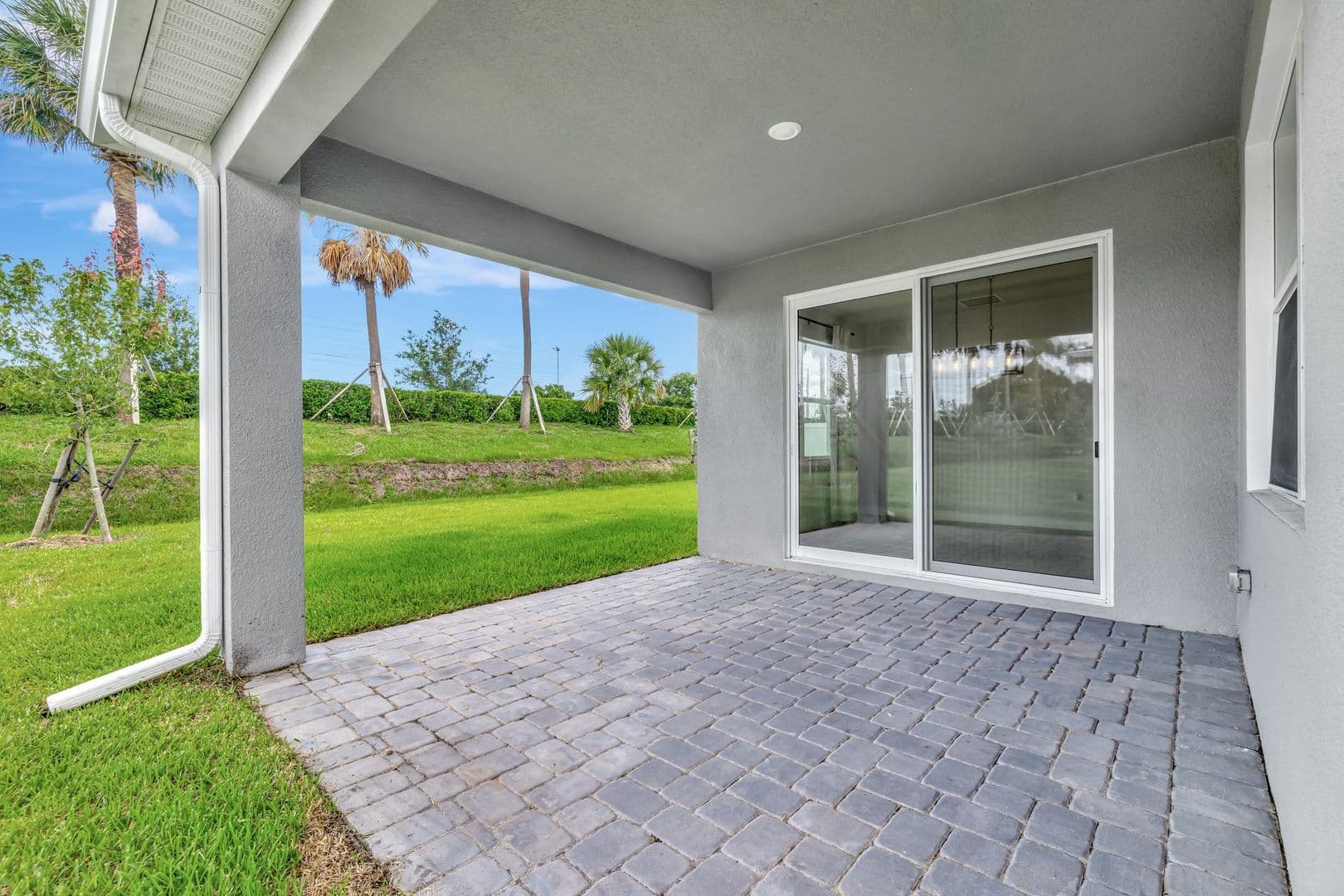 Port St Lucie House: 8606 Dahlia Circle