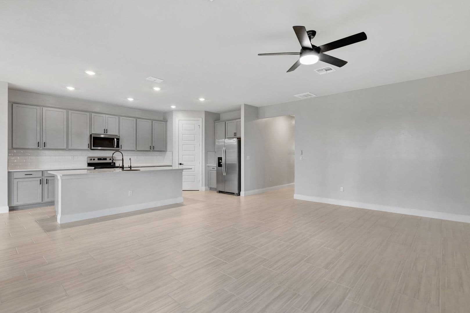 Port St Lucie House: 8606 Dahlia Circle