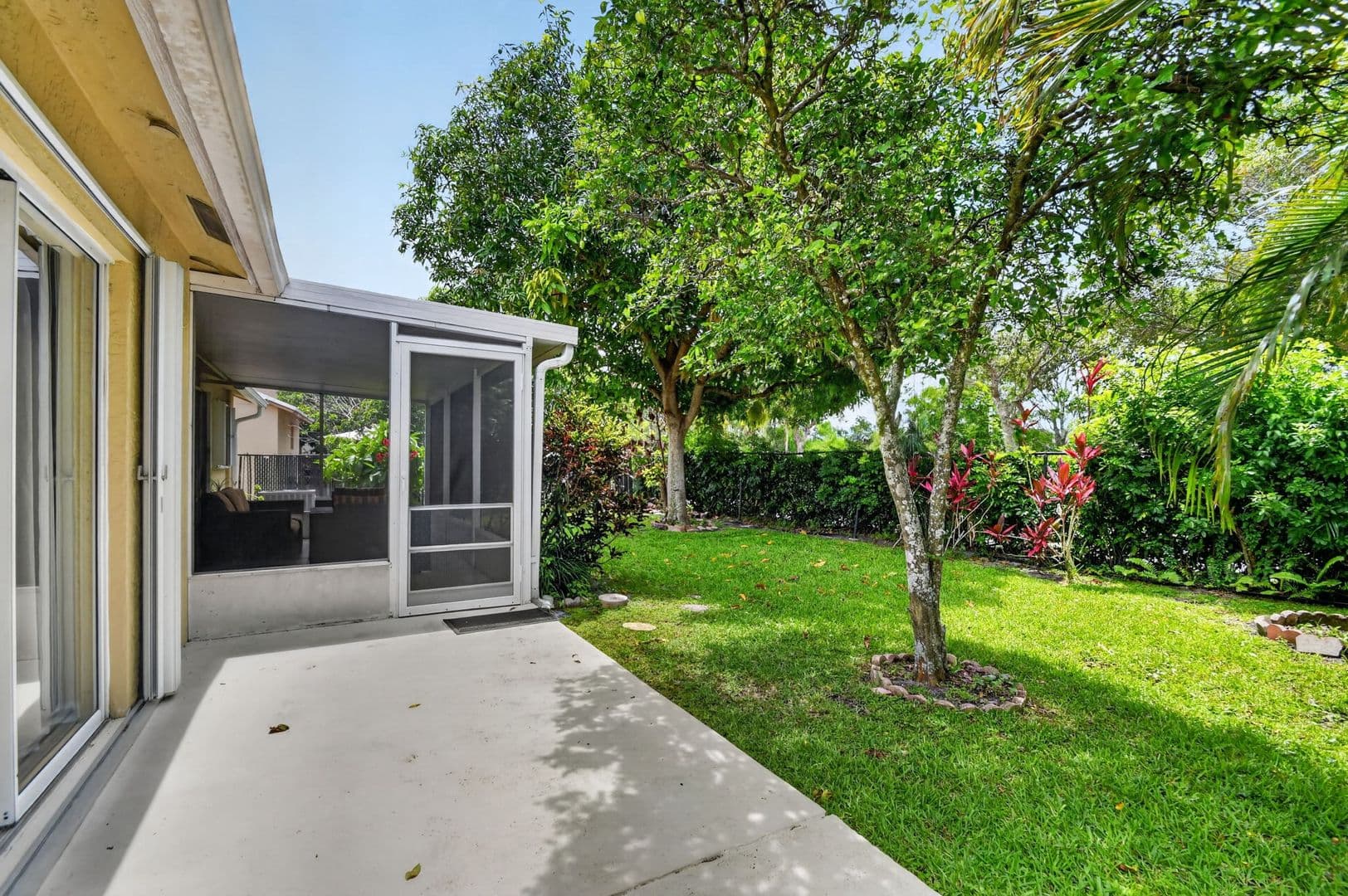 Greenacres House: 1080 Salmon Isle Greenacres