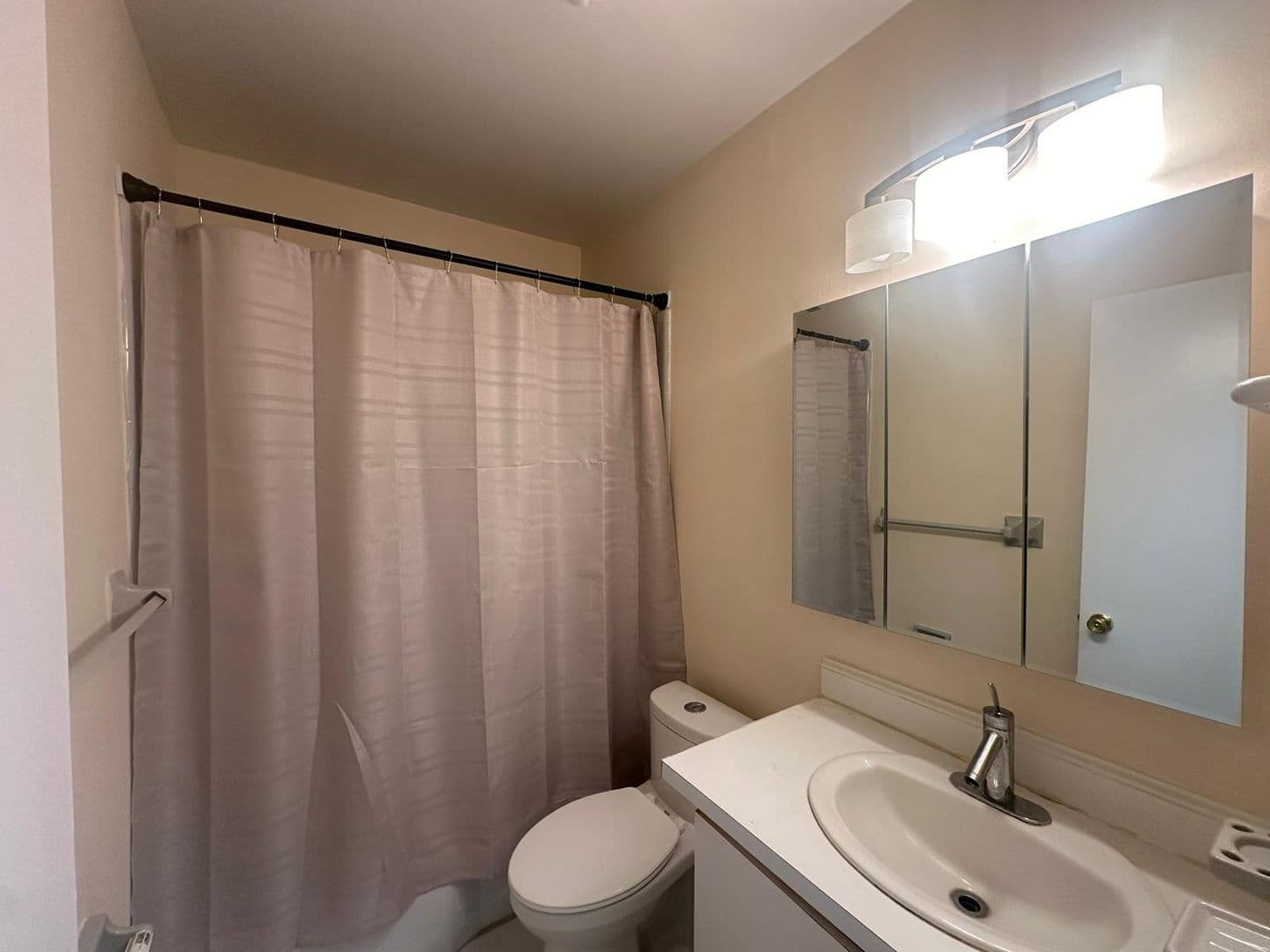 Fort Lauderdale Condo: 2170 NE 51st Ct Apt B25
