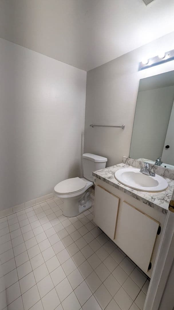 West Palm Beach Condo: 1950 N Congress Ave APT 206