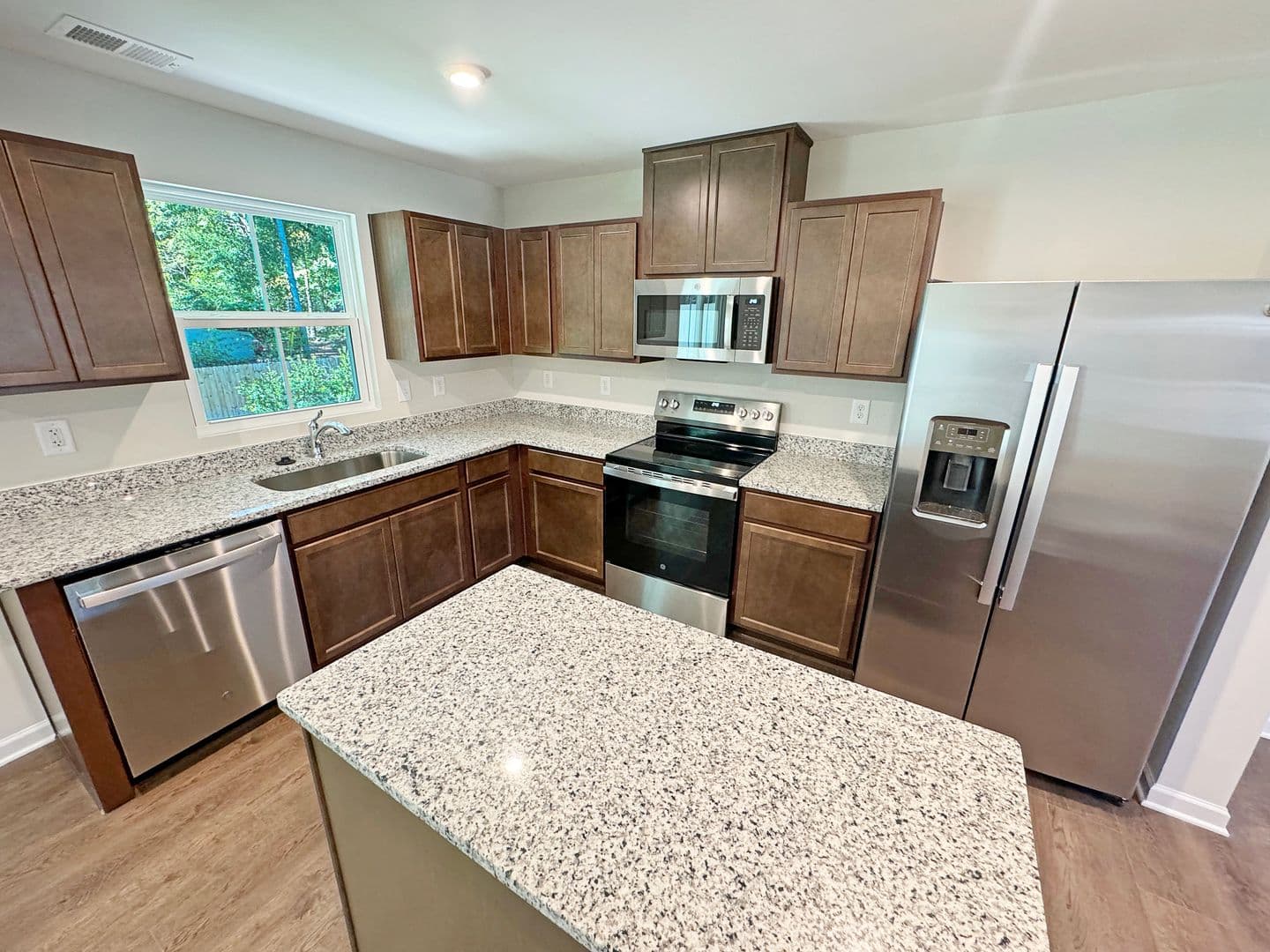 Richmond House: 1204 Canterbury Ridge Road