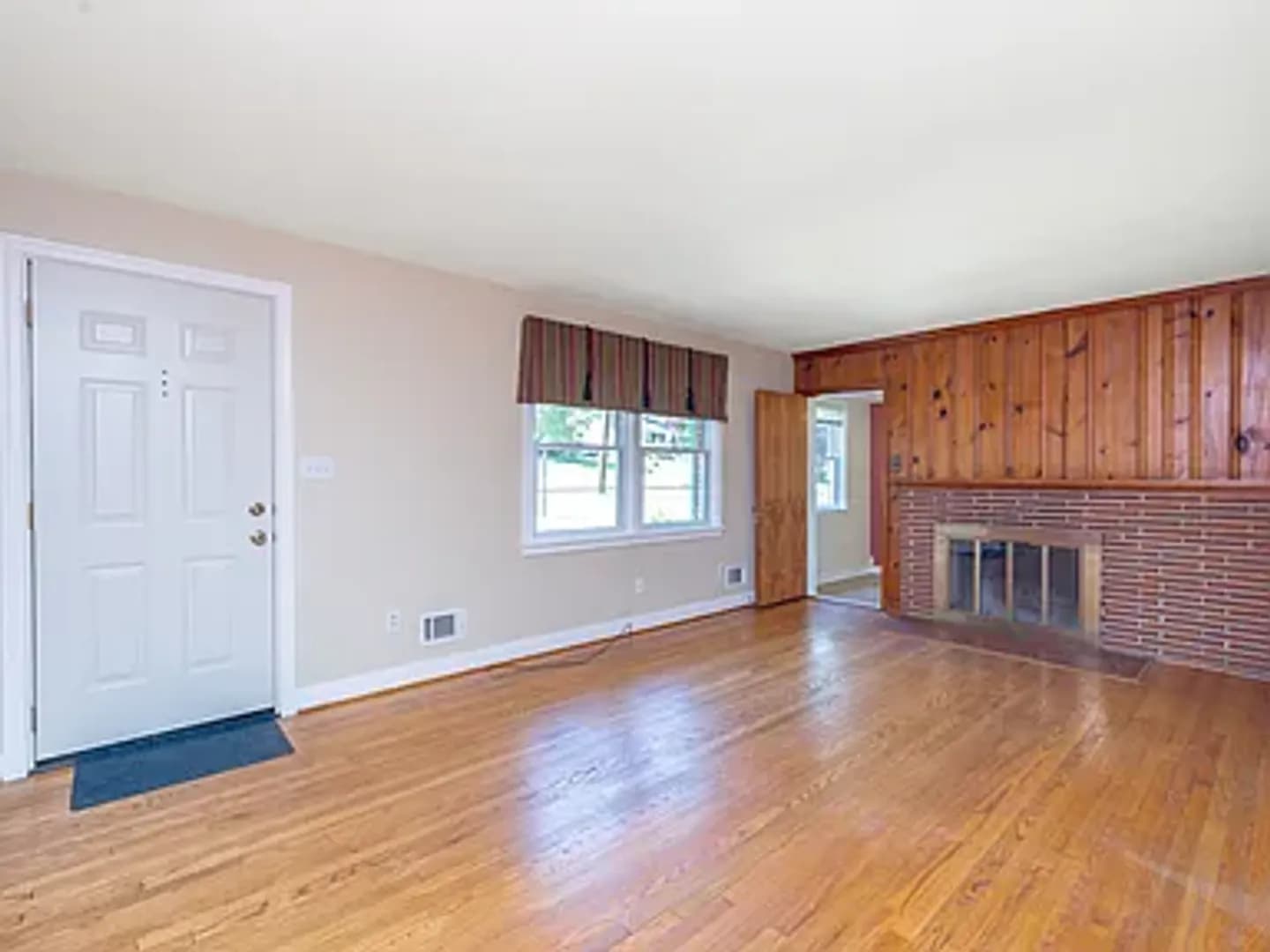 North Chesterfield House: 2811 Bon Oaks Lane