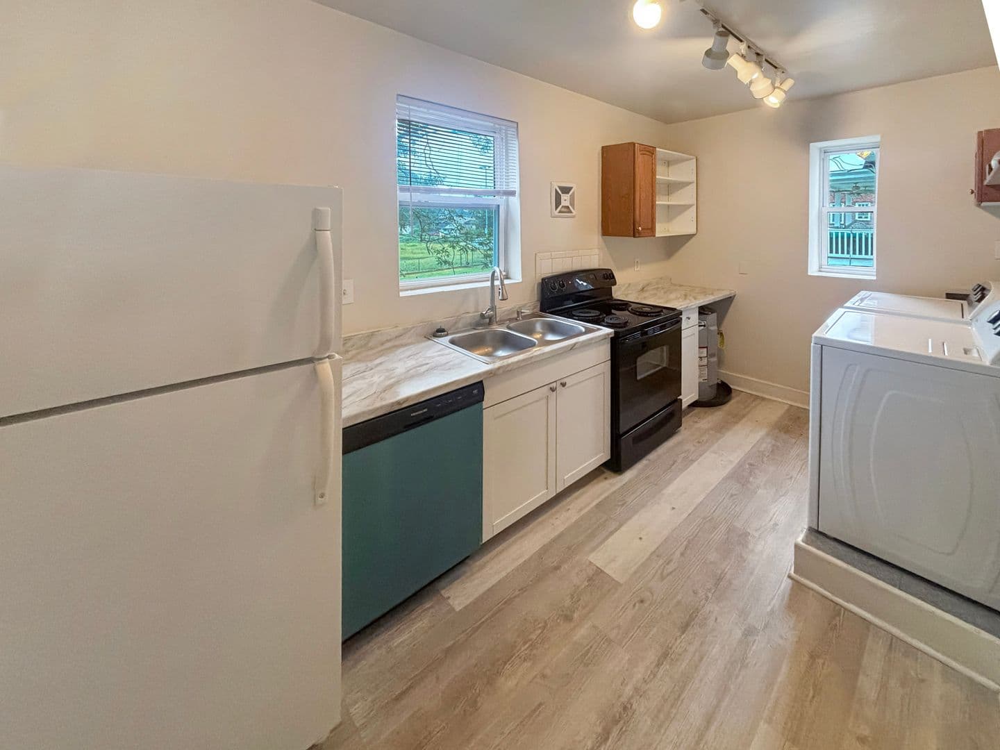 Richmond House: 2807 Barton Avenue #3