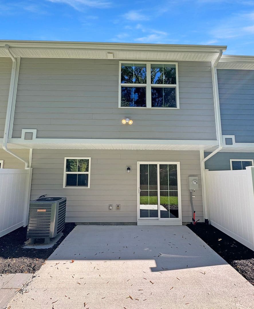 Richmond House: 1204 Canterbury Ridge Road