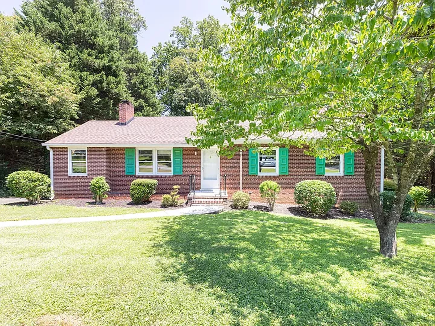 North Chesterfield House: 2811 Bon Oaks Lane