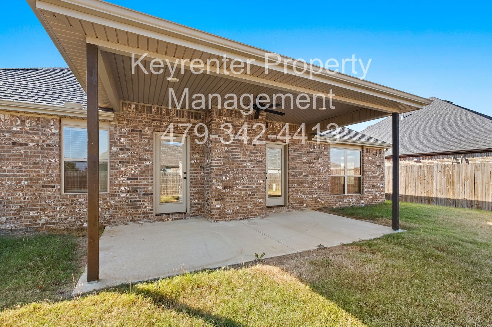 Fayetteville House: 4532 W Newton Ave