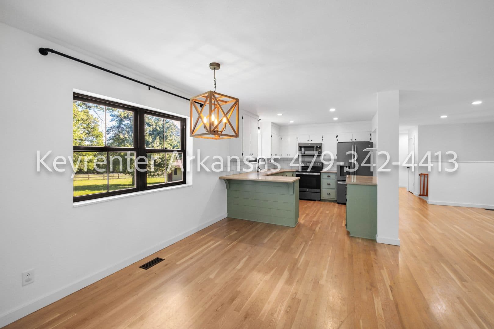 Fayetteville House: 4480 E Trough Spring Rd