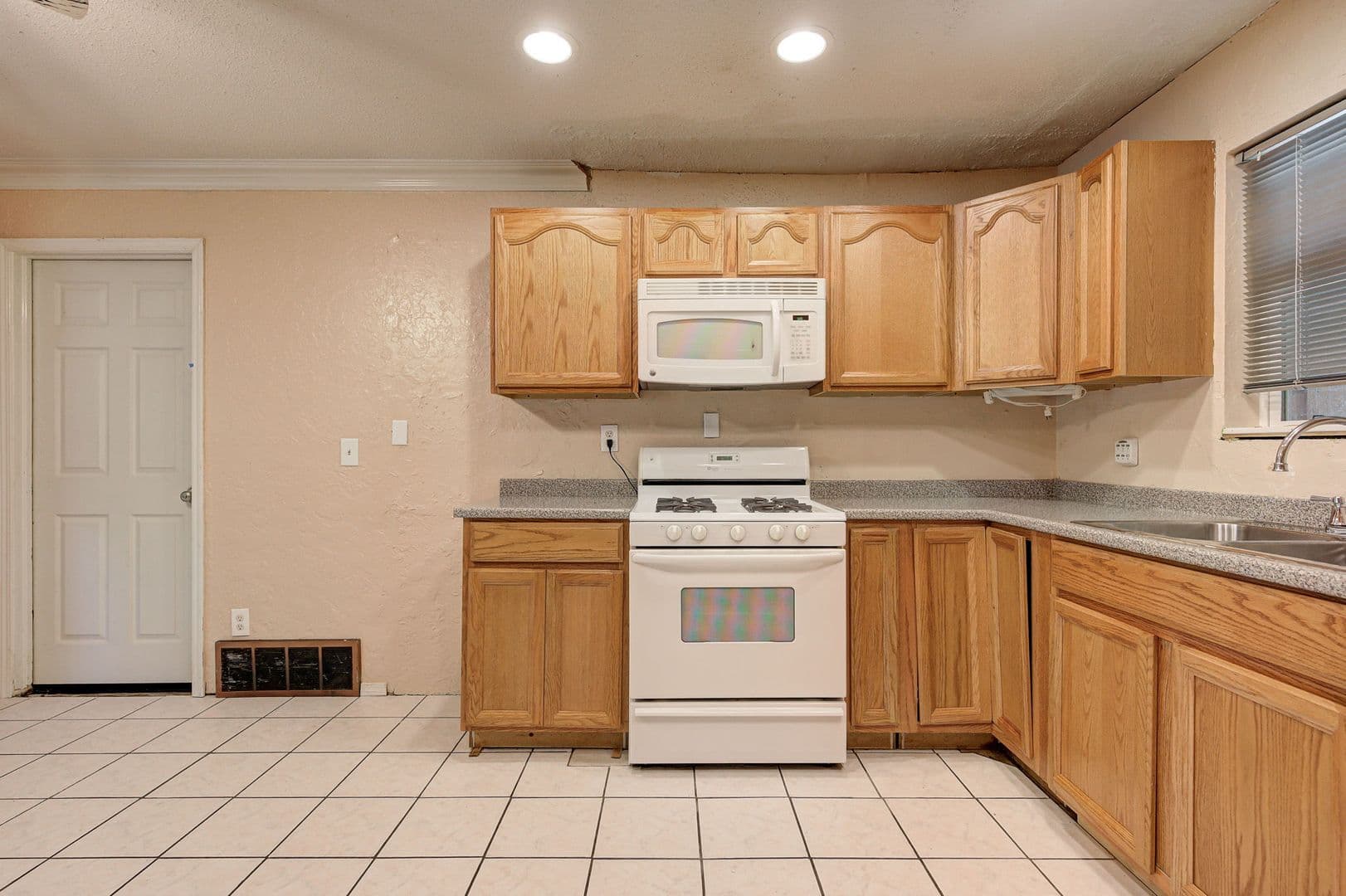Oklahoma City House: 6004 NW 27th St