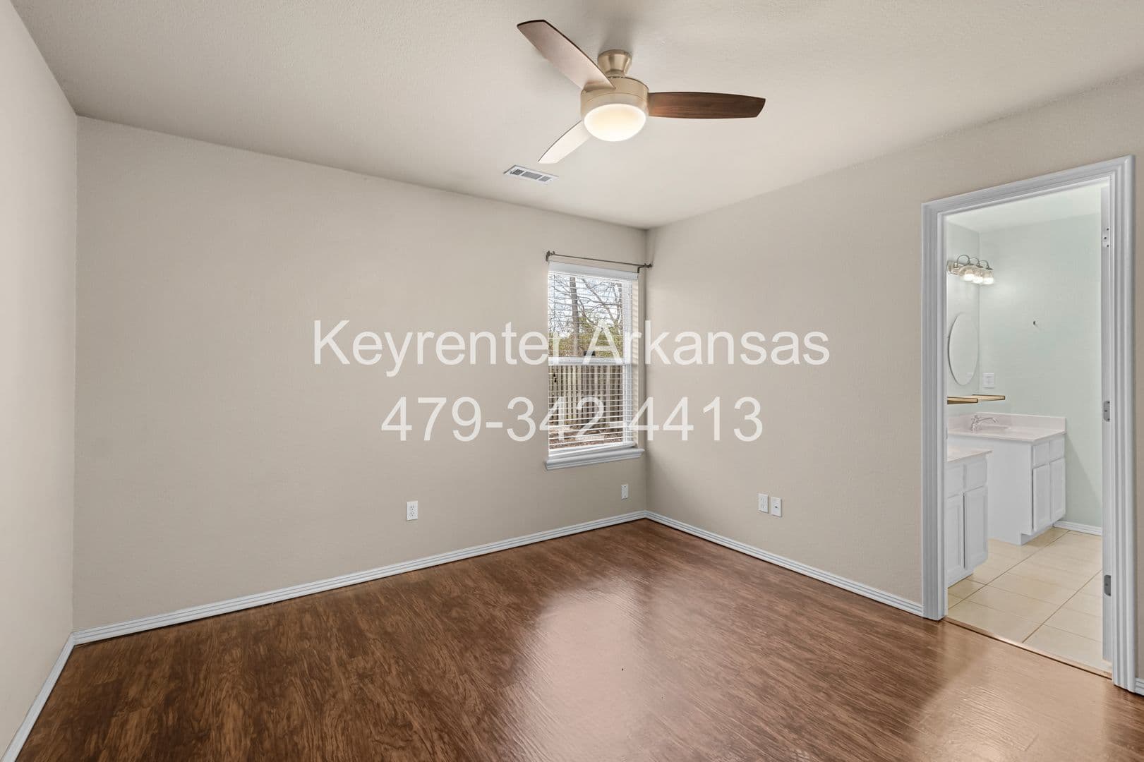 Fayetteville House: 1481 S Holland Dr