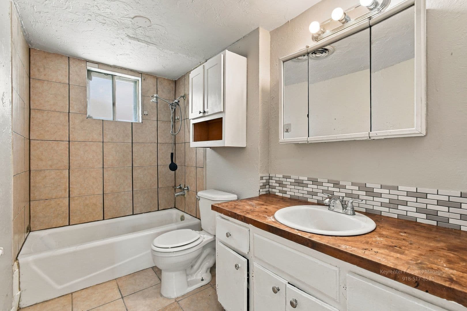 Tulsa House: 1072B N Irvington Ave