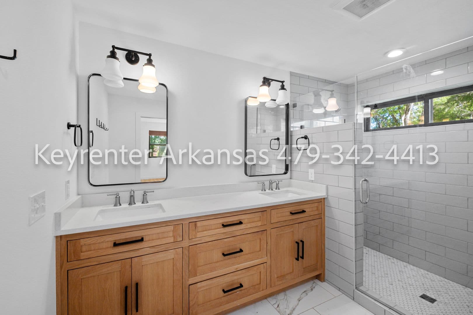 Fayetteville House: 4480 E Trough Spring Rd