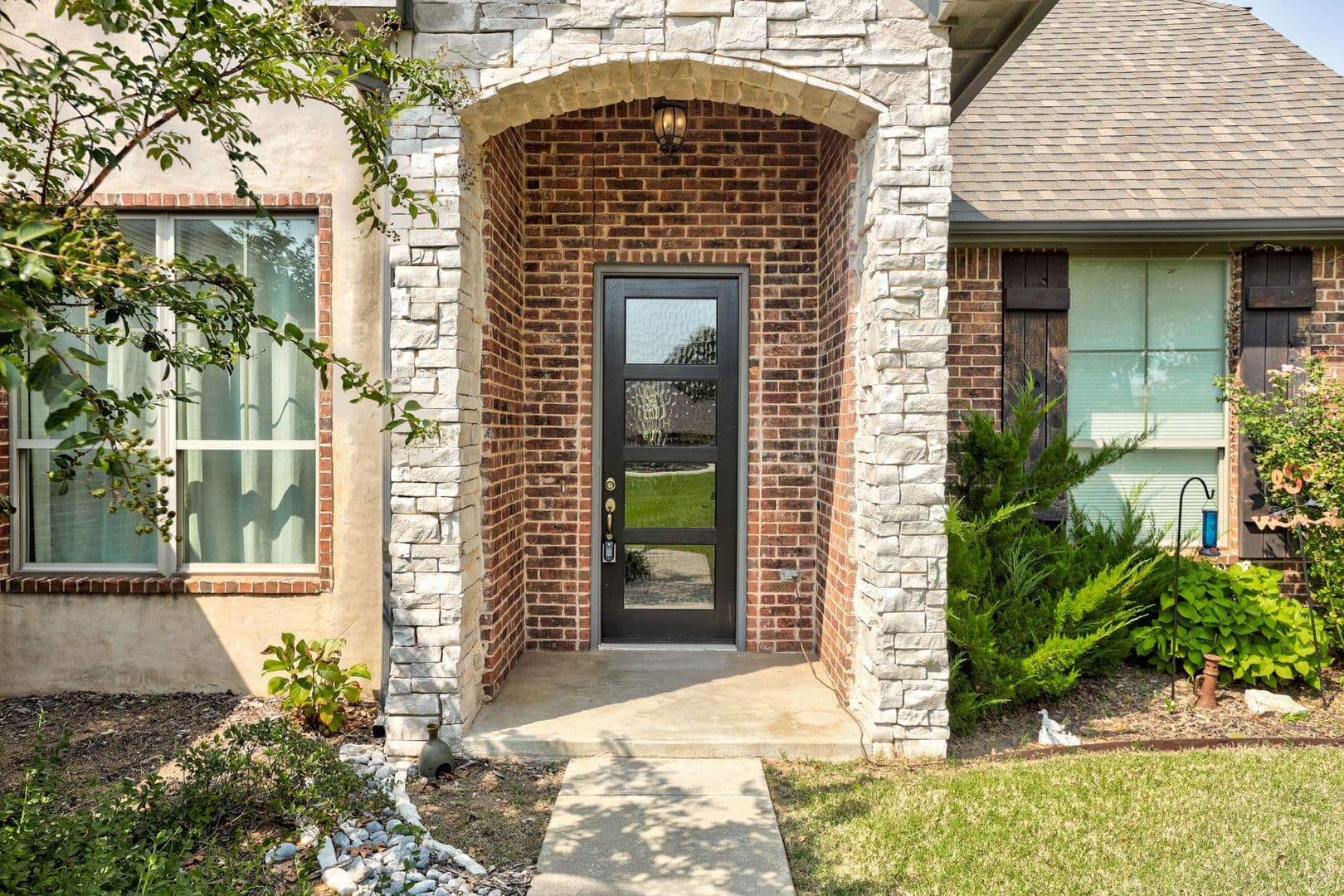 Choctaw House: 15121 SE 56th St
