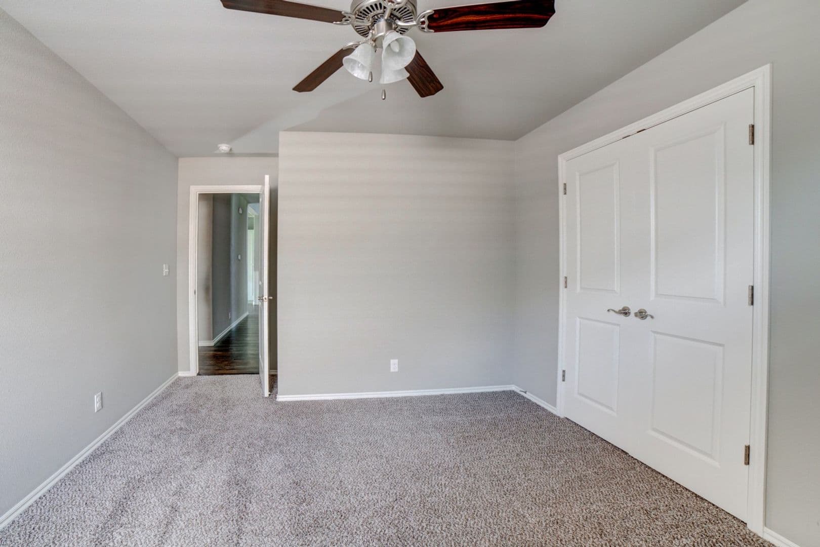 Jenks House: 424 E 129th Pl S