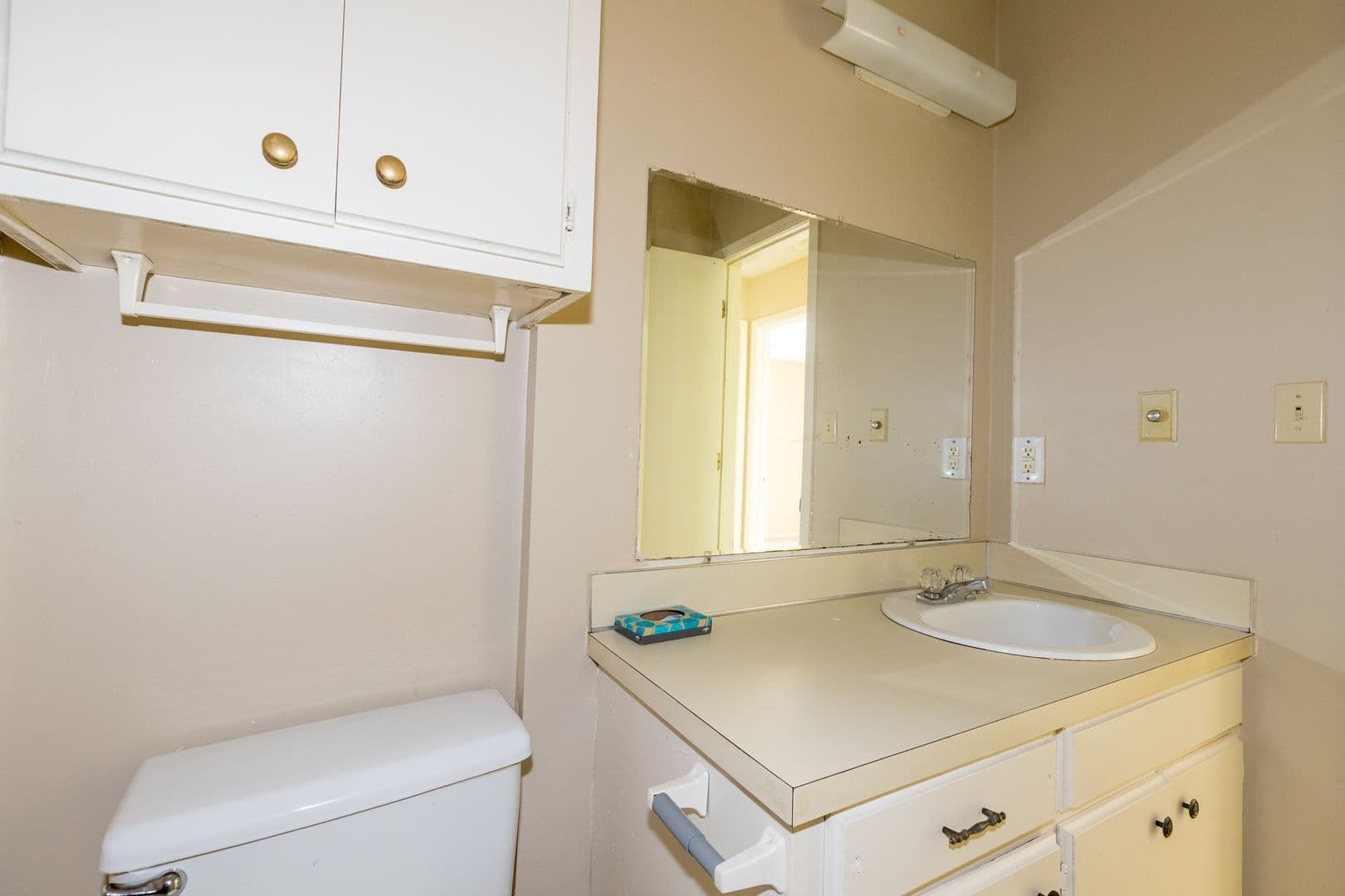 Claremore Apartment: 1421 W Lillian St