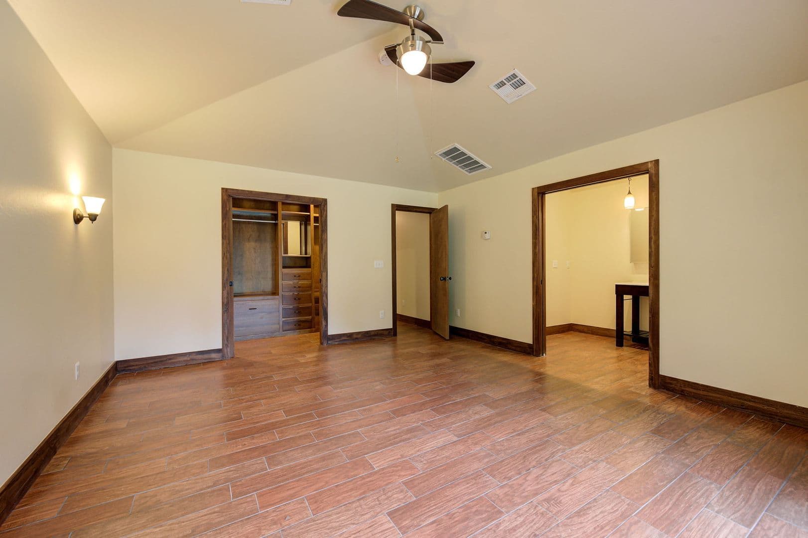Edmond House: 2429 Cedar Oak Dr