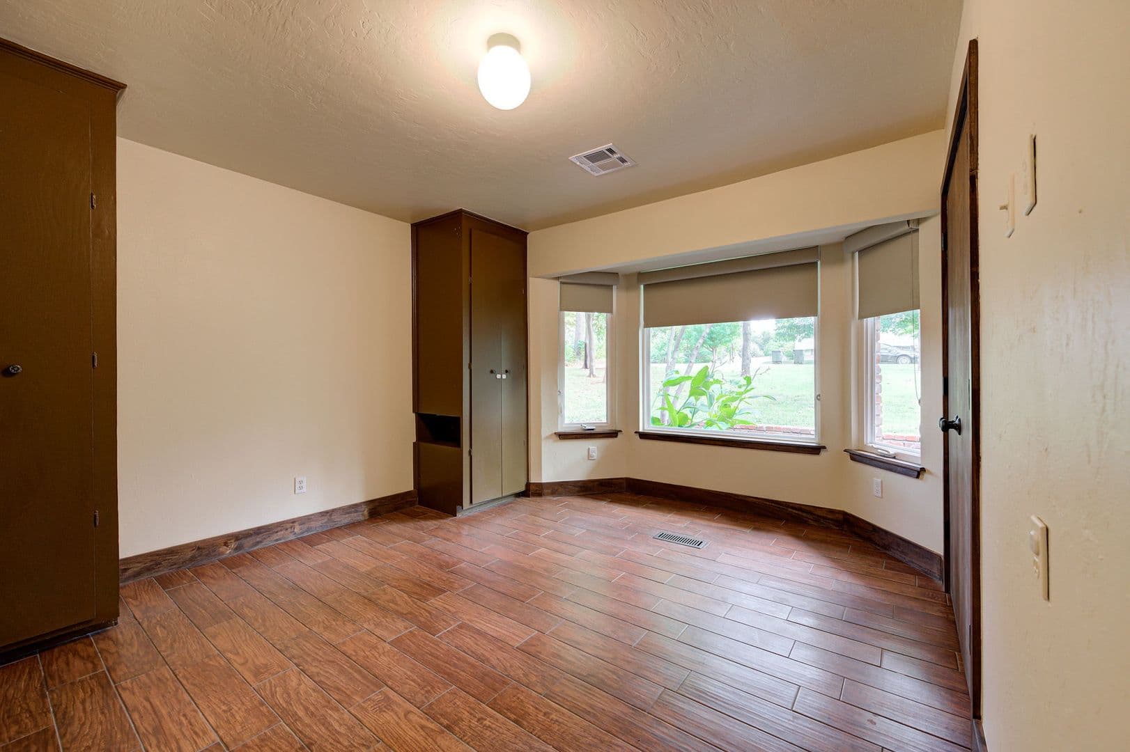 Edmond House: 2429 Cedar Oak Dr