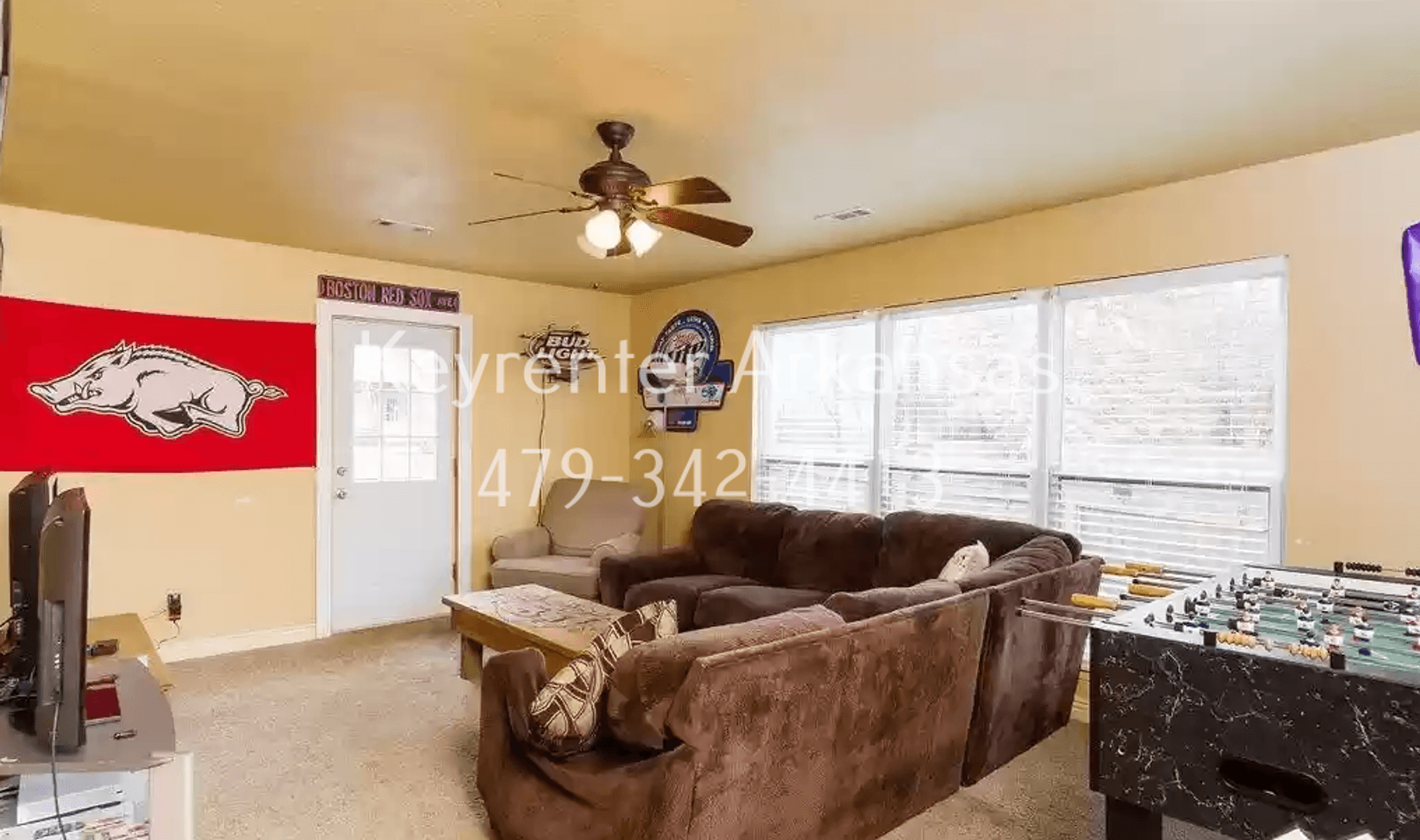 Fayetteville House: 1144 N Vista Pl