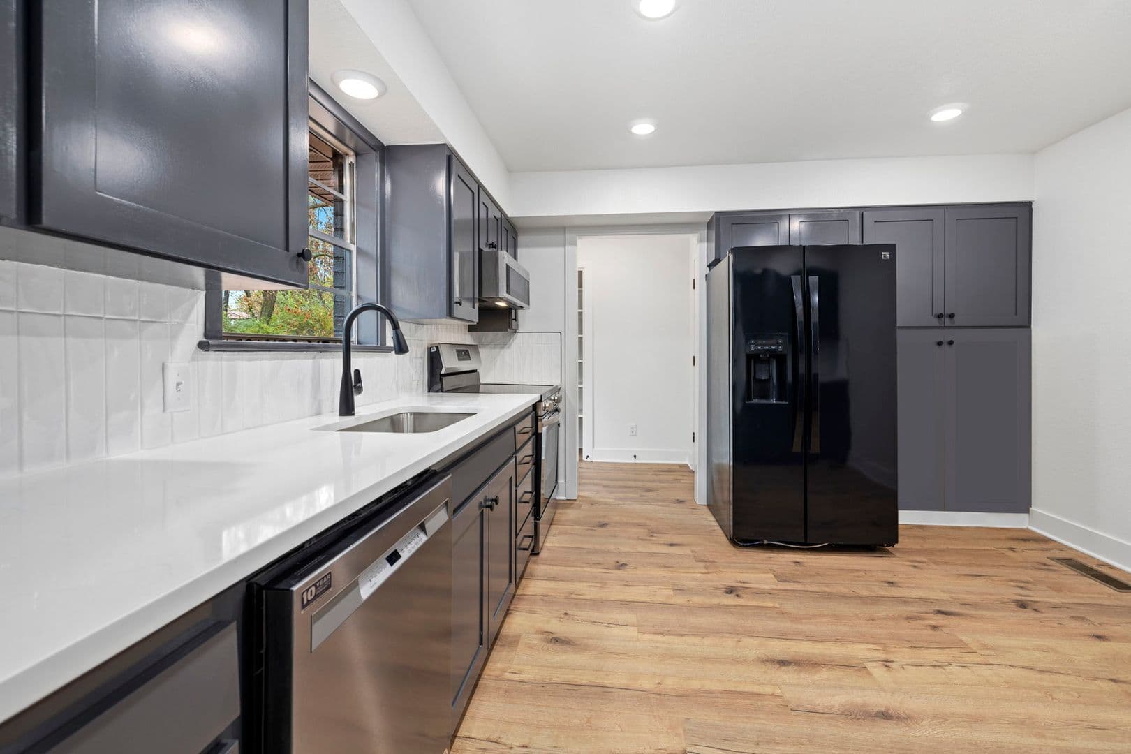Fayetteville House: 2096 Box Ave