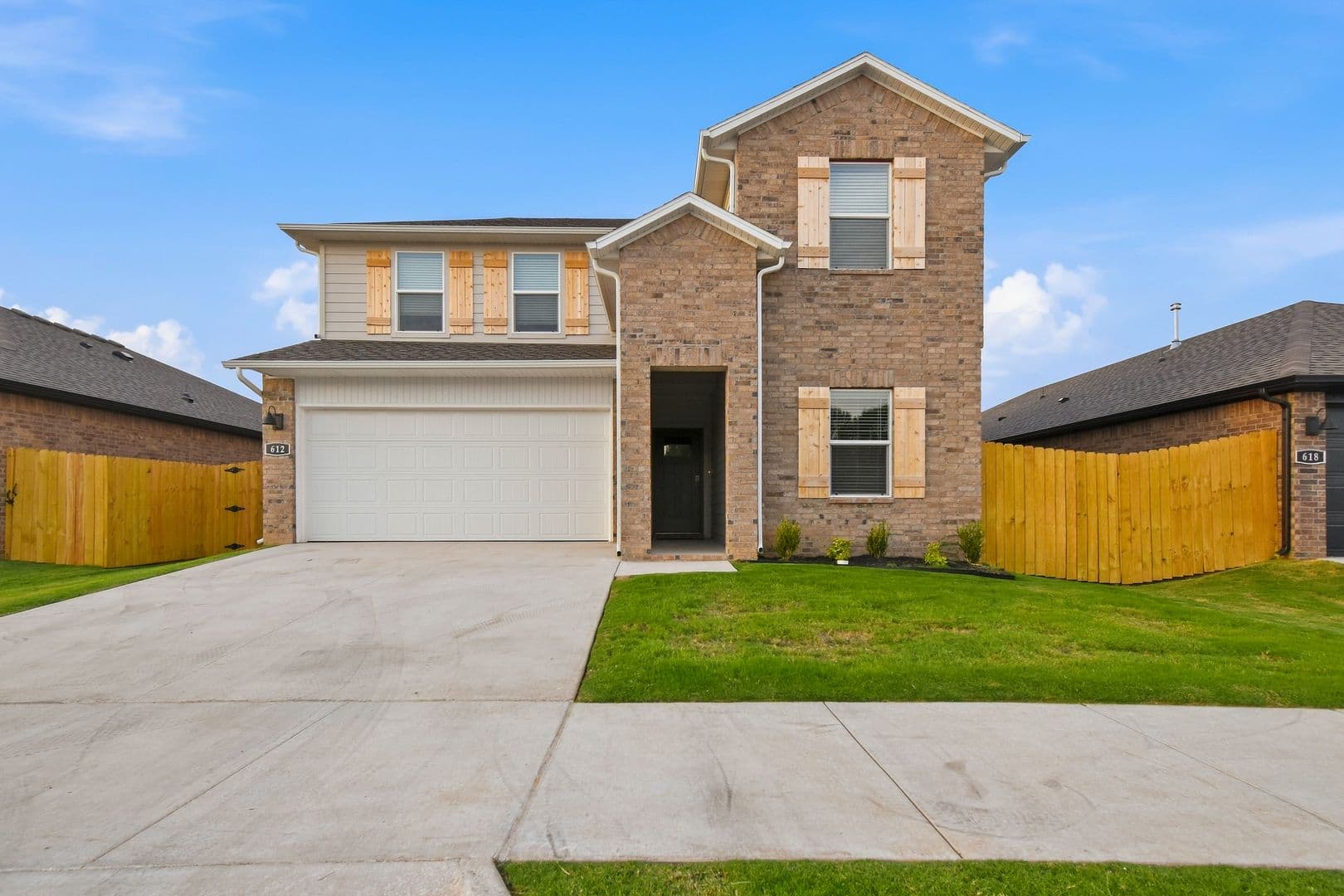 Fayetteville House: 612 S Neon Ave