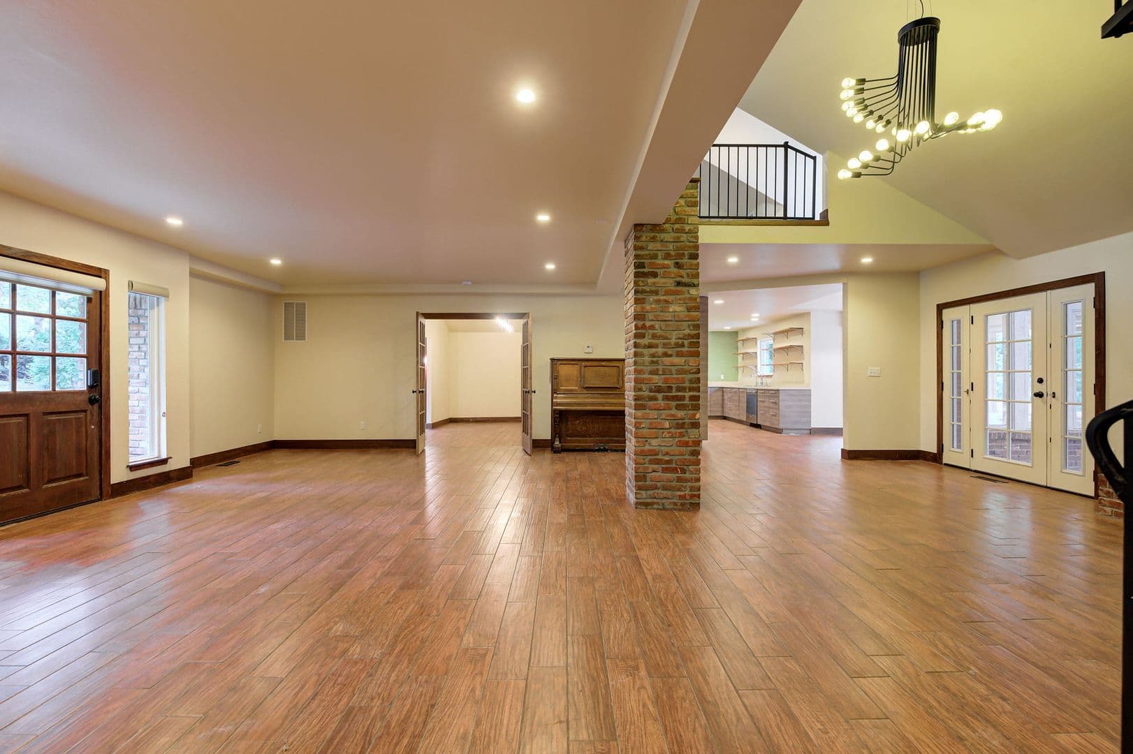 Edmond House: 2429 Cedar Oak Dr