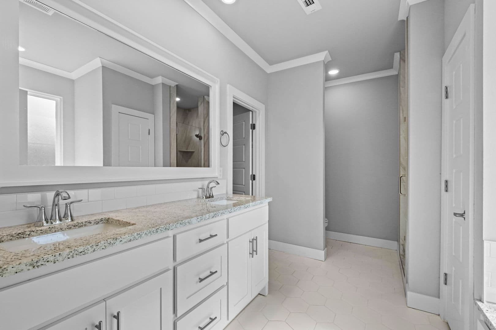 Prairie Grove House: 823 Mueller Way