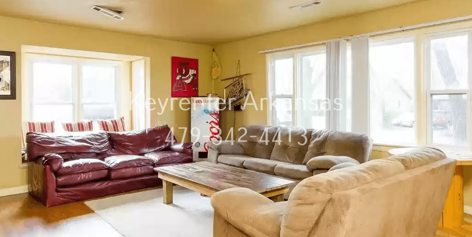 Fayetteville House: 1144 N Vista Pl