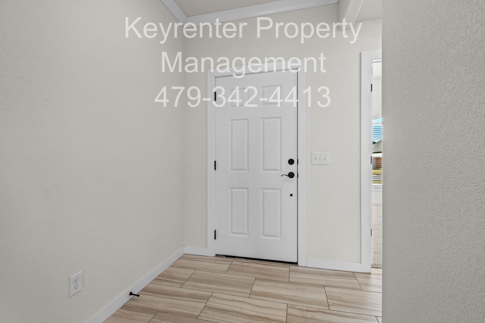 Fayetteville House: 4532 W Newton Ave