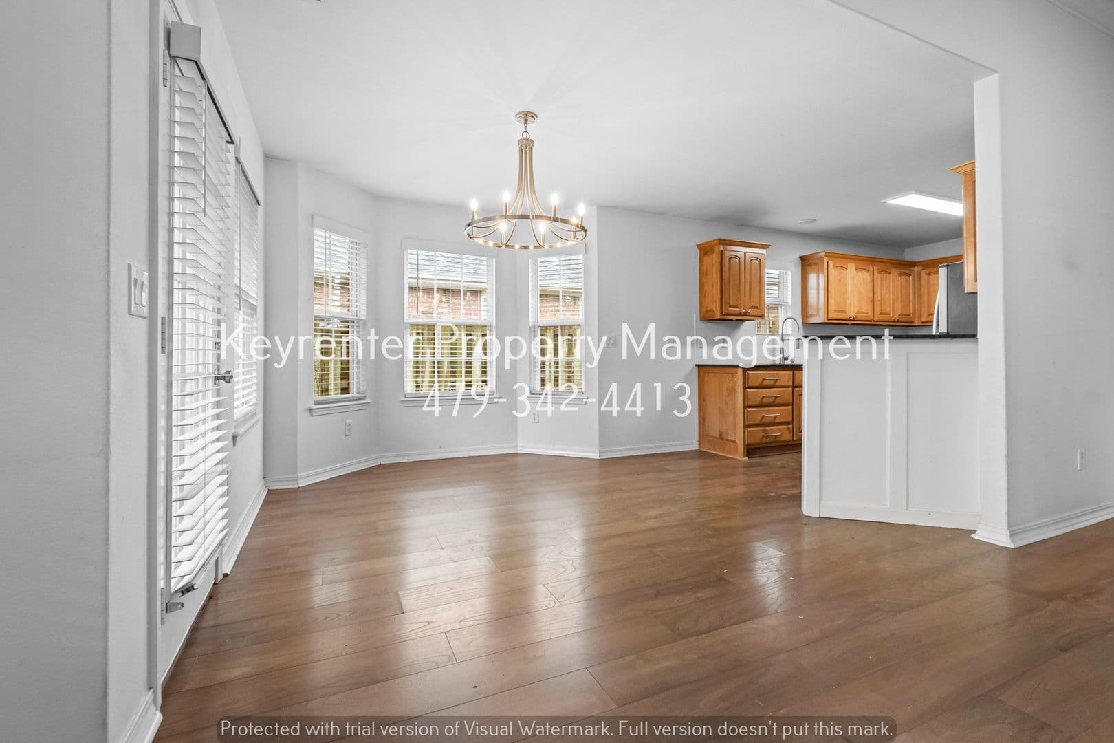 Bentonville House: 3703 Surrey Ave