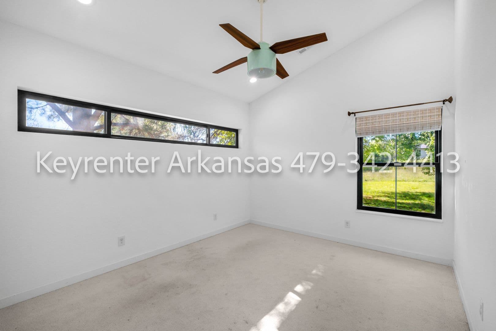 Fayetteville House: 4480 E Trough Spring Rd