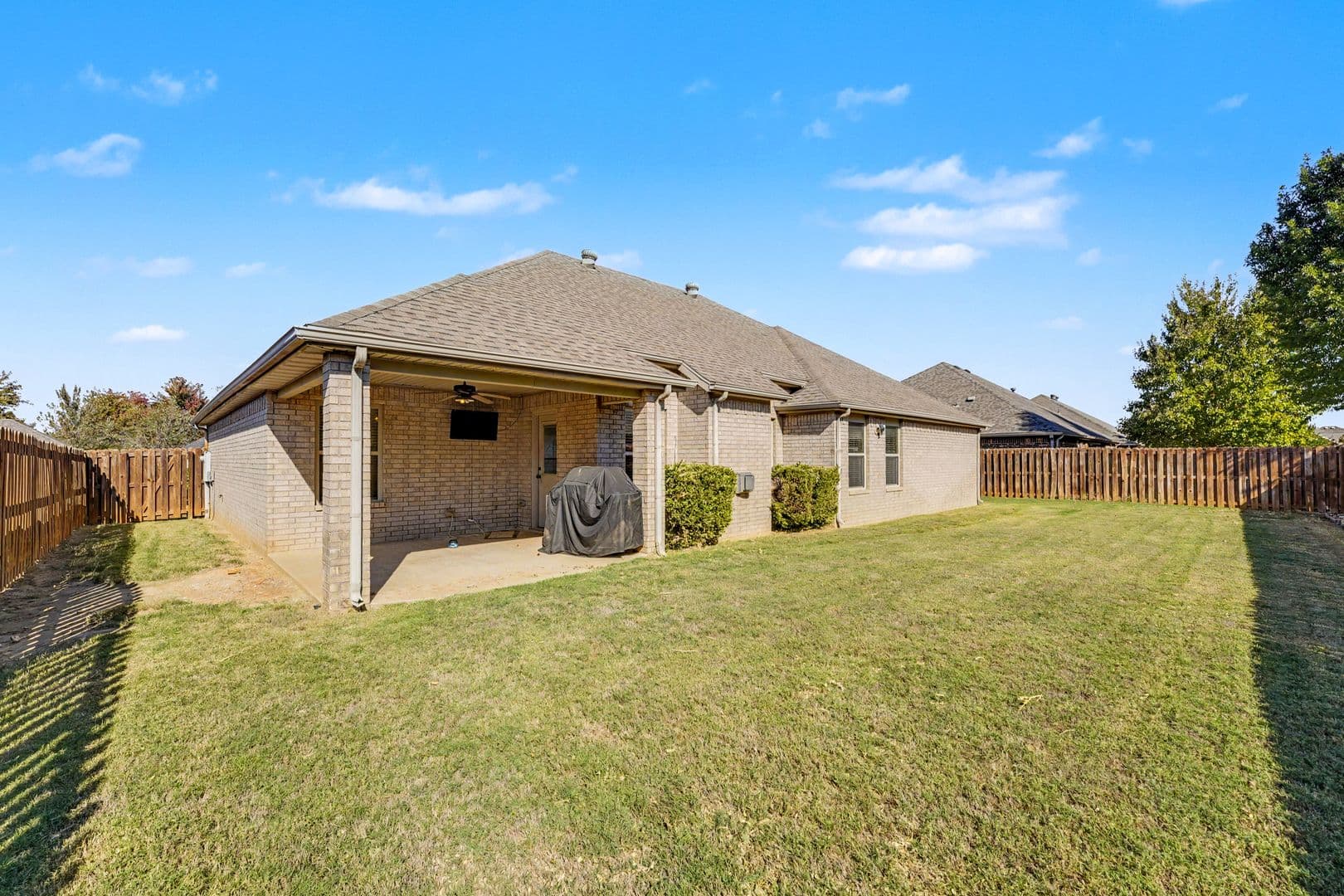 Bentonville House: 4005 SW Grace Farms Rd