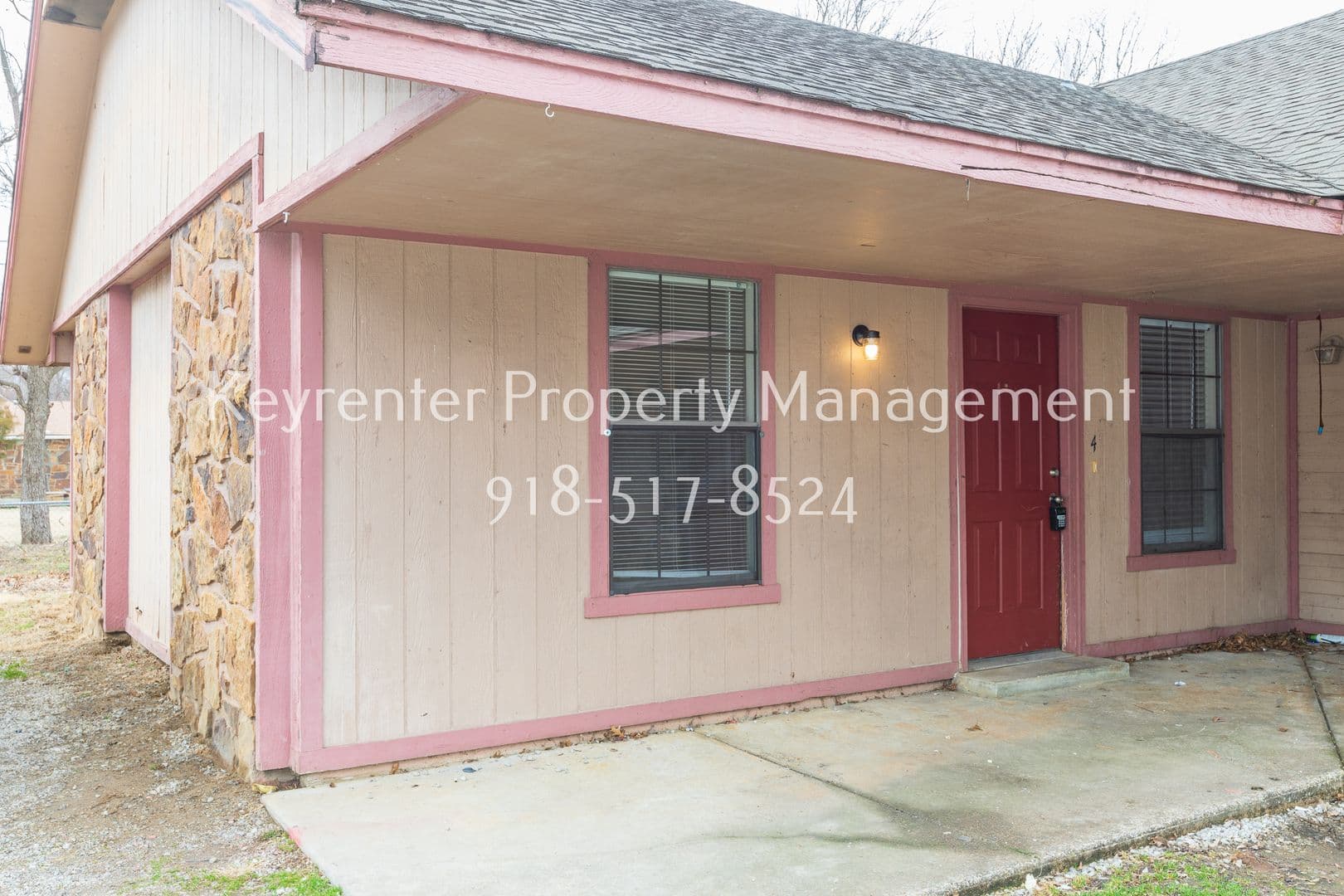 Claremore Apartment: 1421 W Lillian St