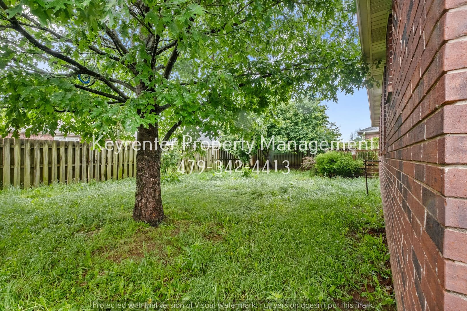 Bentonville House: 3703 Surrey Ave