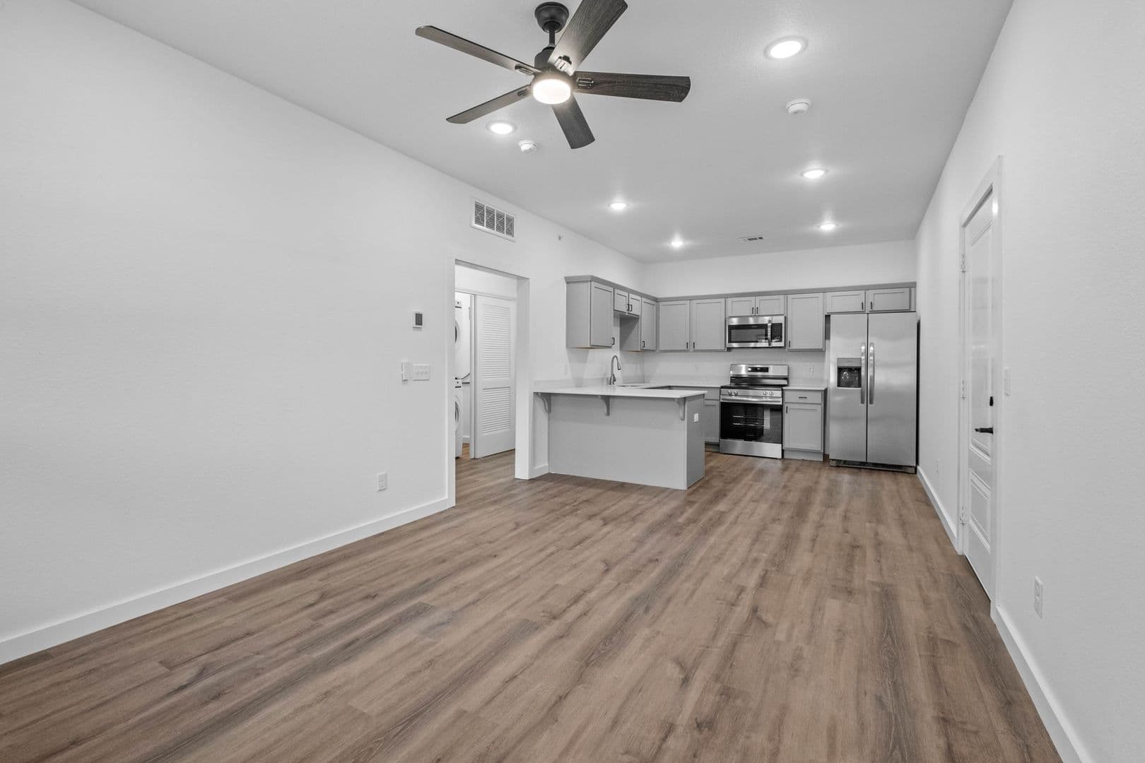 Fayetteville Apartment: 1096 S Bacardi Ave