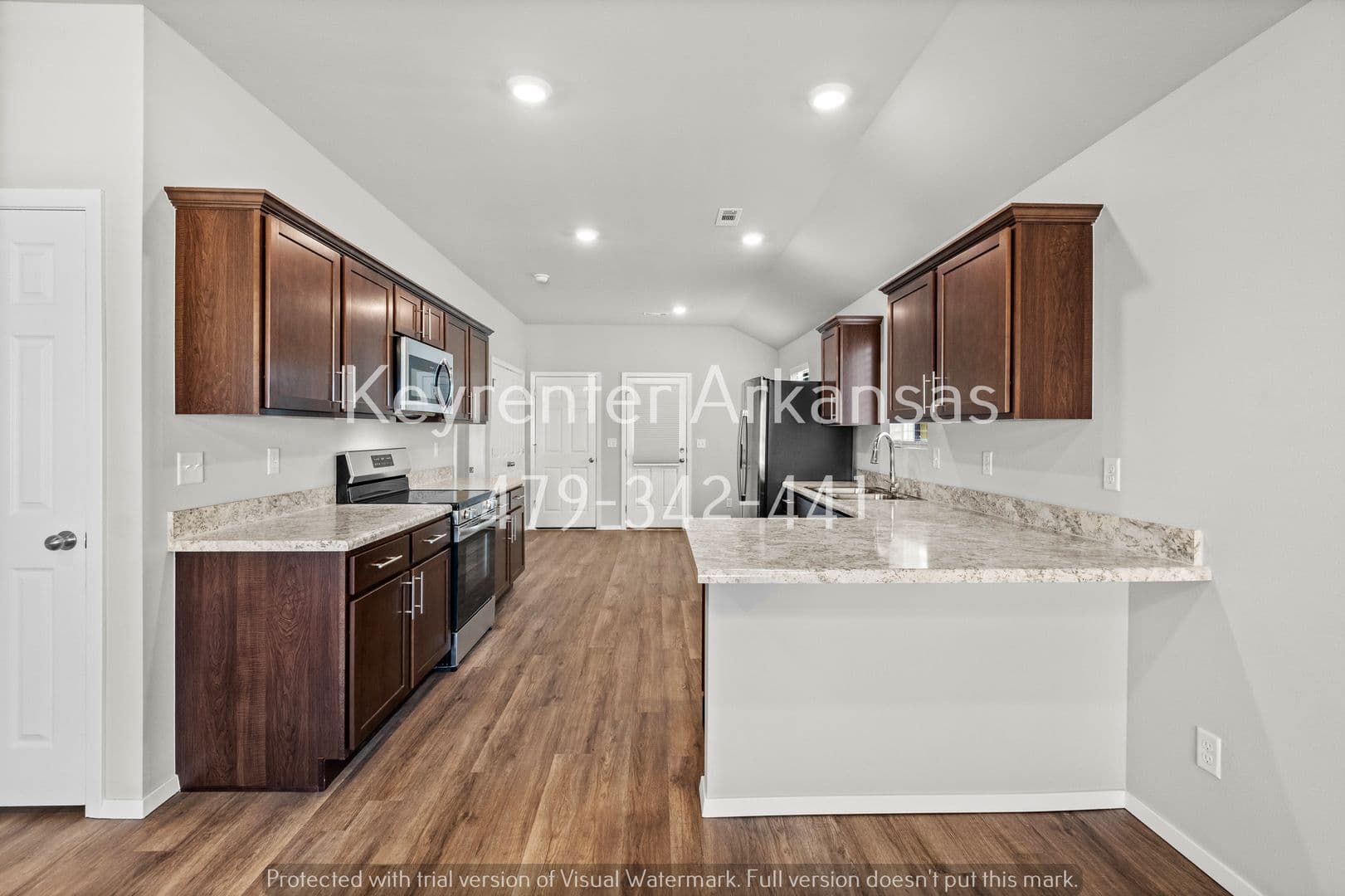 Fayetteville House: 2476 N Raven Ln