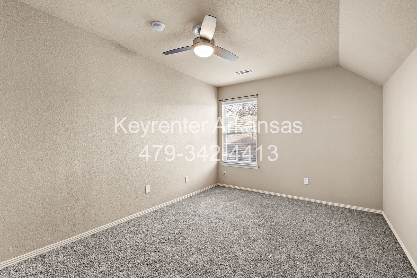 Fayetteville House: 1481 S Holland Dr