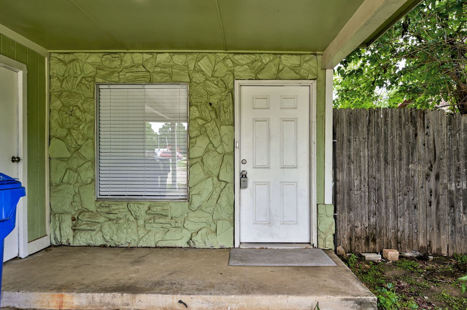 Norman Multiplex: 1709 Beaumont Dr